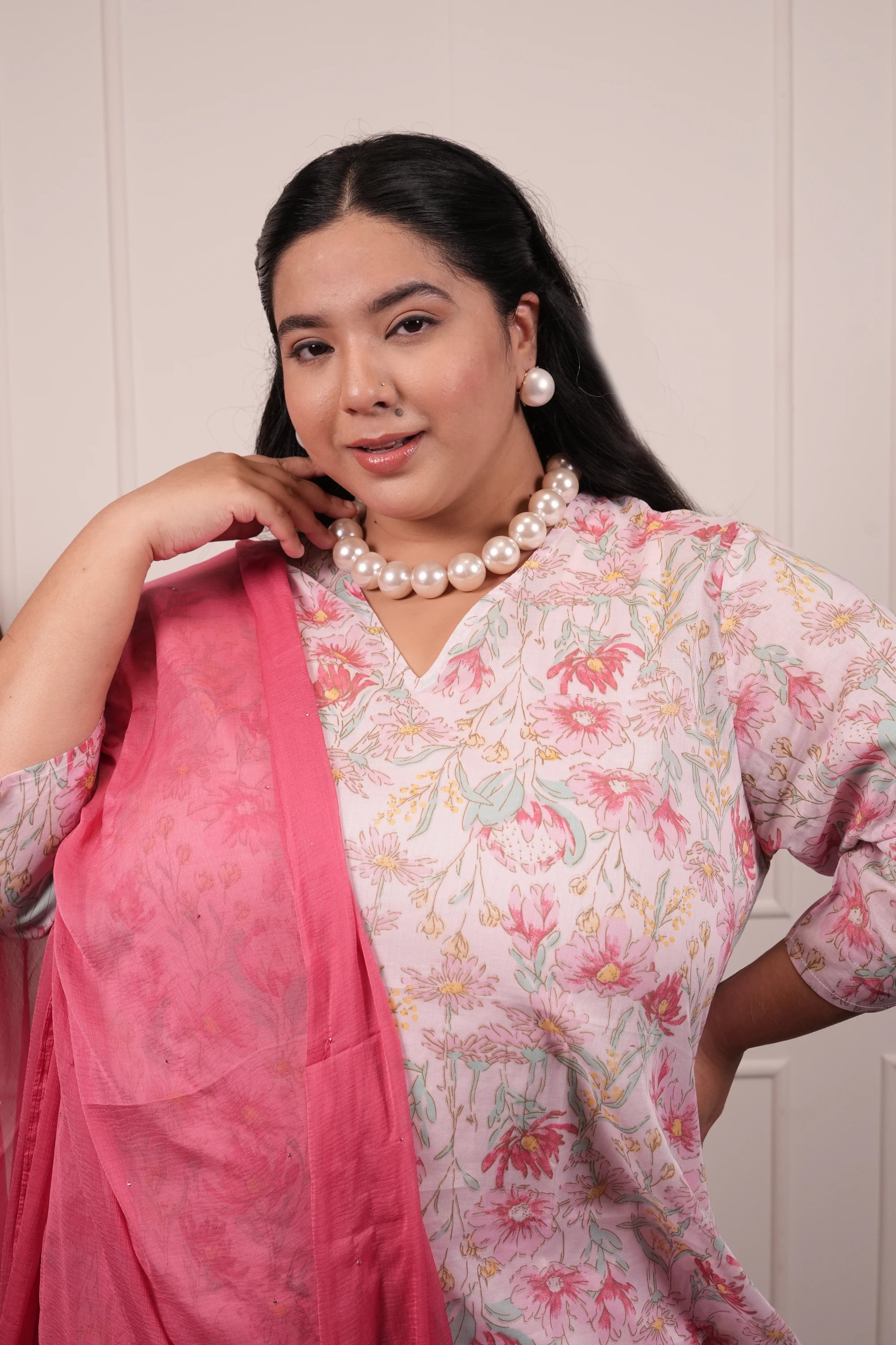 Plus Size - V Neck Light Pink Cotton Suit Set with a Pocket & matching Dupatta